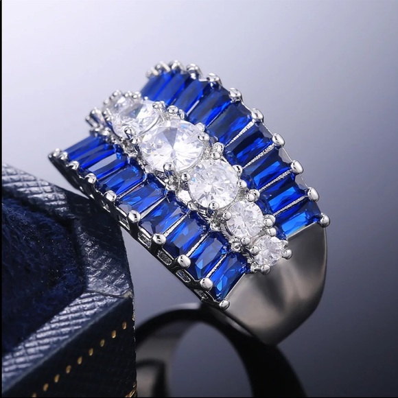 New Luxury 925 Silver Sapphire Beautiful Ring - Picture 4 of 6